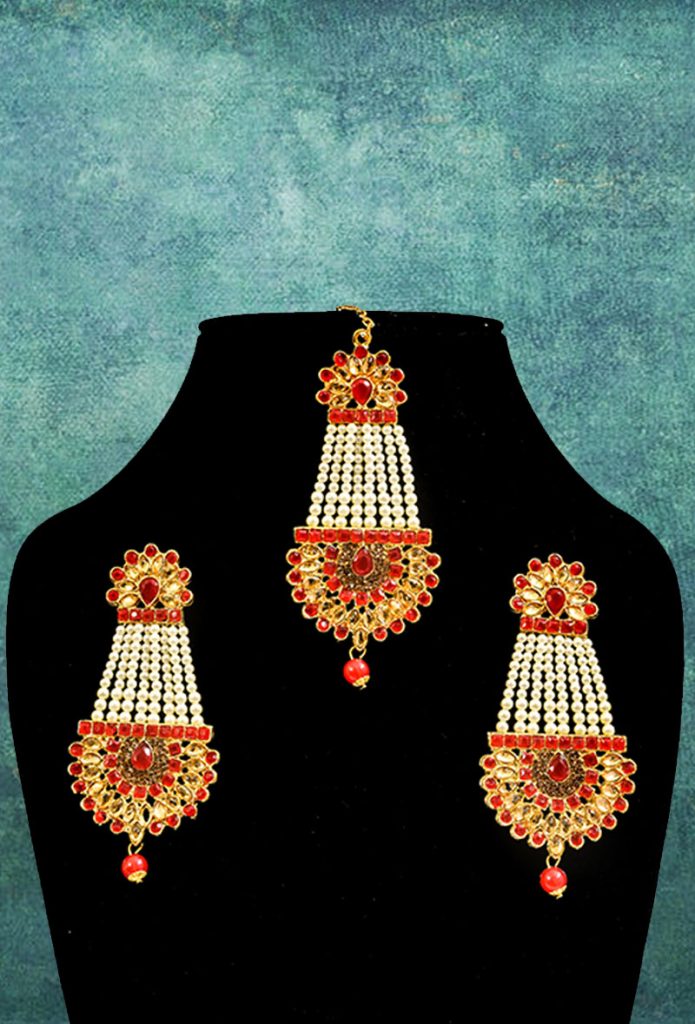 Aapnam Maang Tika & Earrings